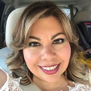 Meet your Posher, Lydia